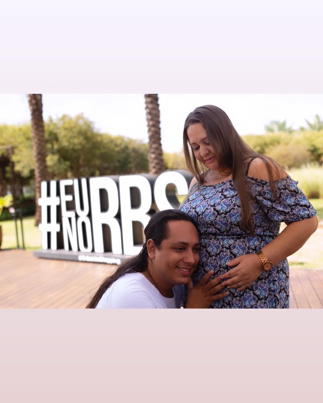 Brasilianerin gebiert eigene Enkel/ ©instagram.com/paiproducaoindependente Brasilianerin gebiert eigene Enkel