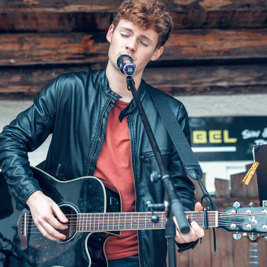 August 2019 - Nico Abrell (Musiker/YouTuber/Autor) // © Nico Abrell August 2019 - Nico Abrell (Musiker/YouTuber/Autor)