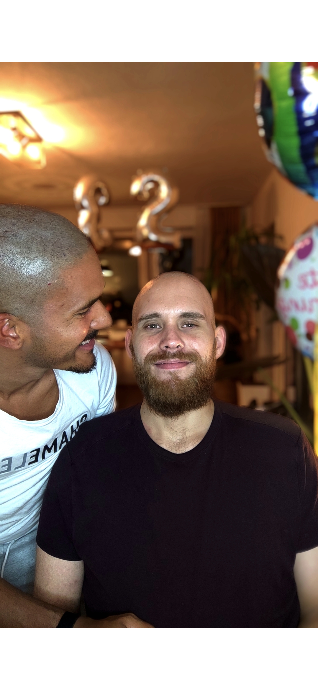 Pascal und Juliano gemeinsam zu Hause