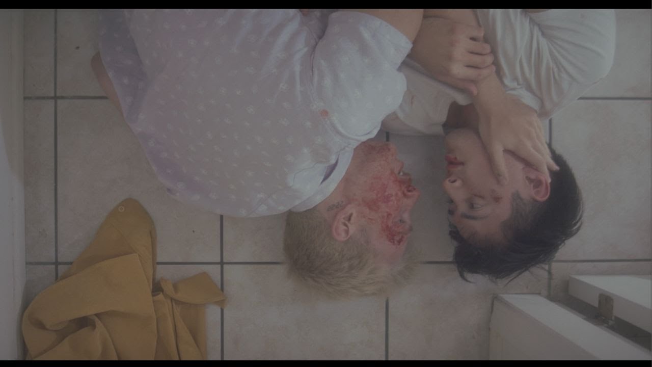 Screenshot "Hold Your Back"