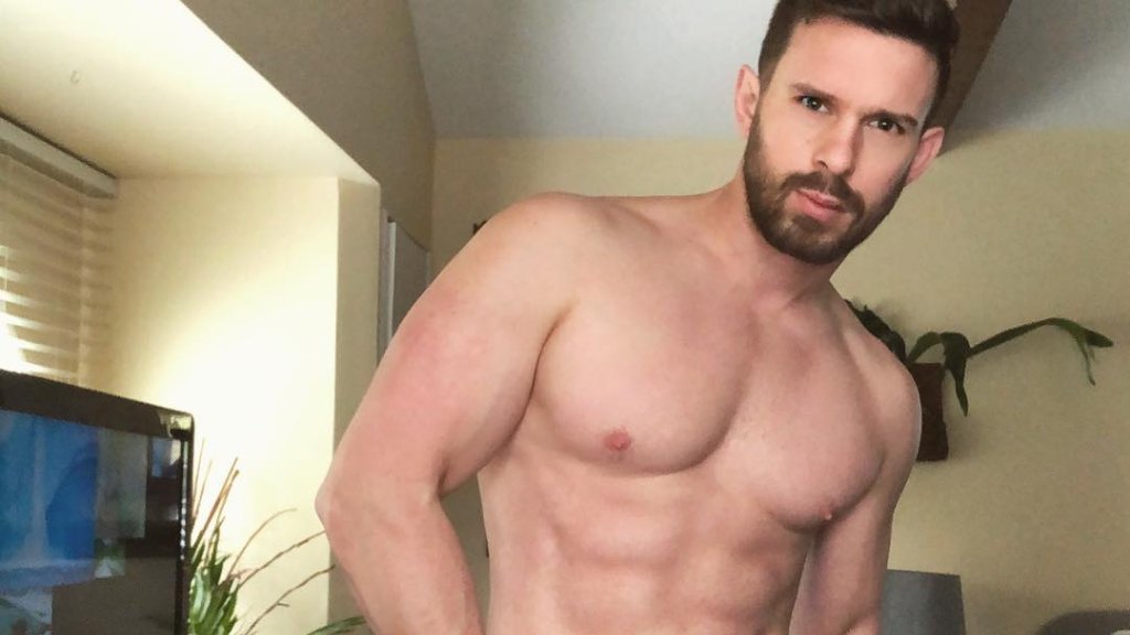 Pornodarsteller Casey Jacks tot// © instagram.com/caseyjacks_