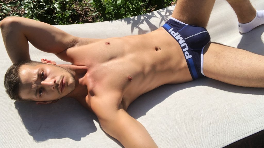 Manuel Bess // © instagram.com/official_bess_