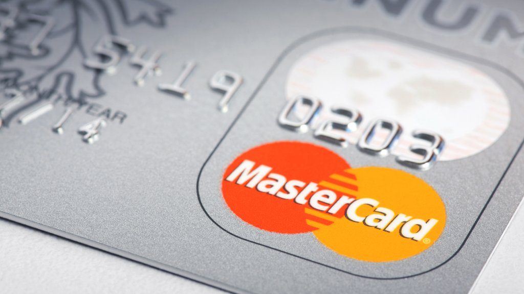 Mastercard macht seine Kreditkarten trans-friendly // © jir