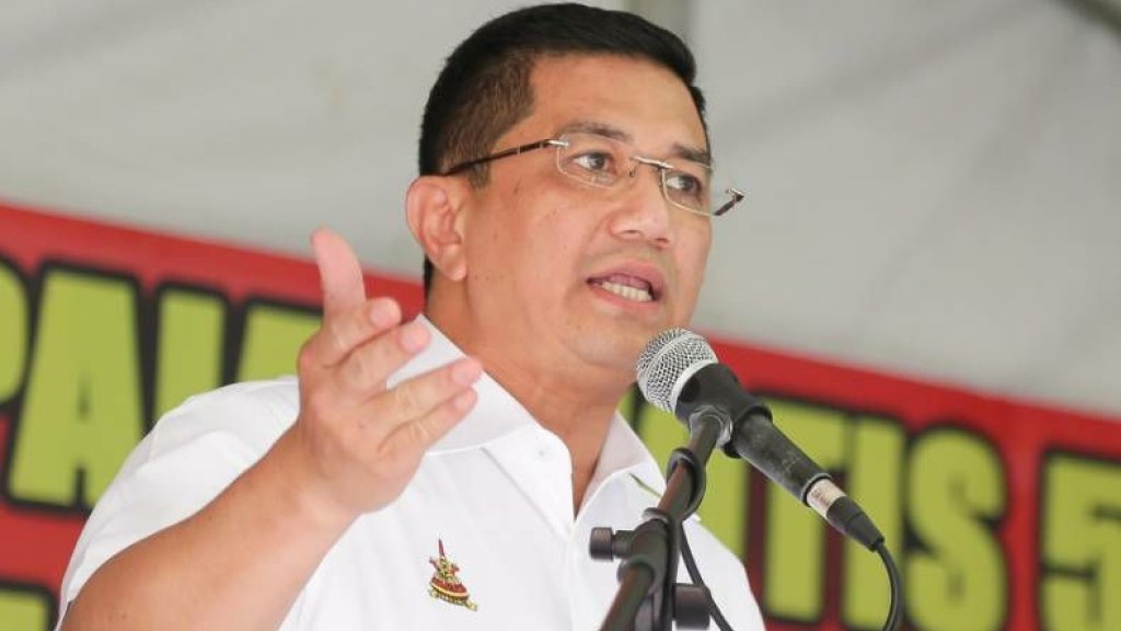 Malaysier fordern Rücktritt des betroffenen Ministers // © facebook.com/MohamedAzminAli