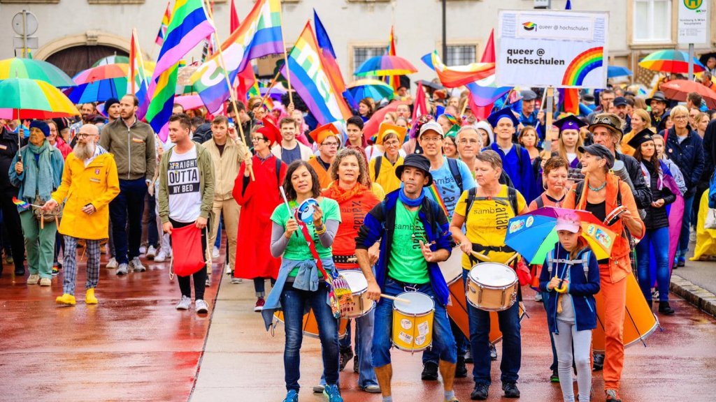 Trotz Regenwetter Erste Pride in Himberg