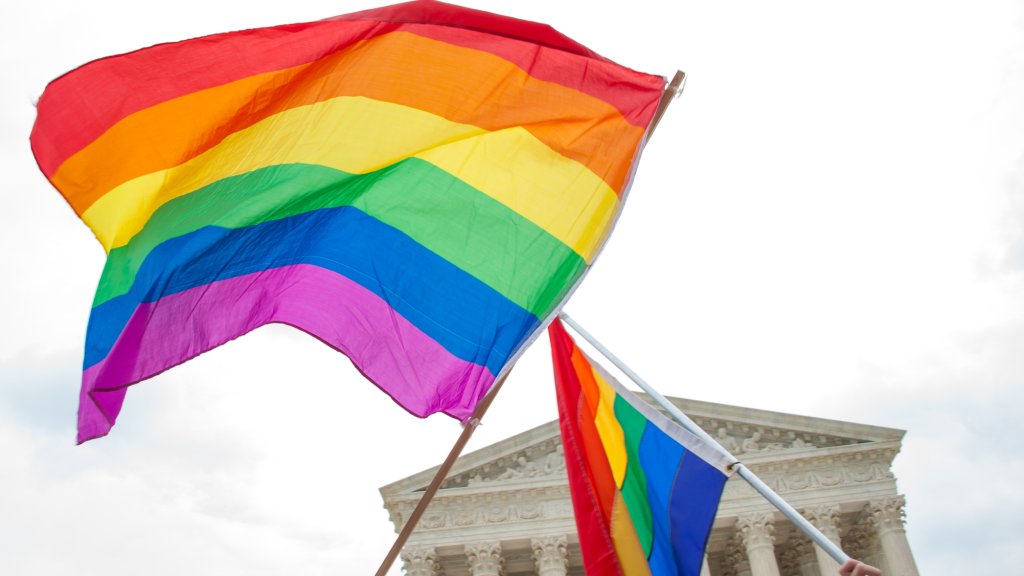 Drohbrief wegen Regenbogenflagge 