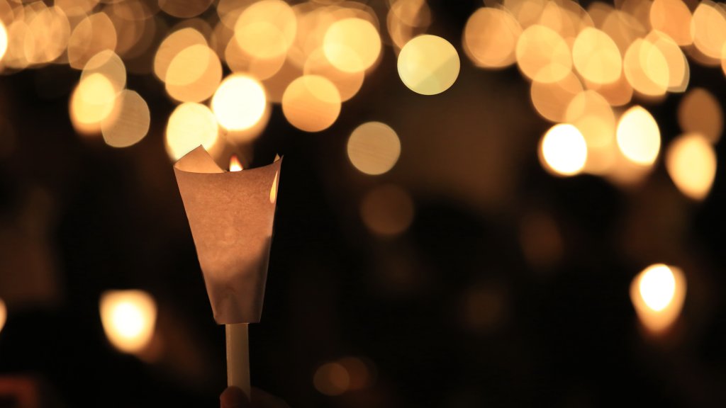 Candle Light Walk // © Lewis Tse Pui Lung