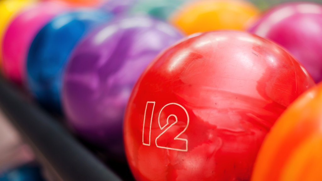 Bowlingkugeln // © g-stockstudio