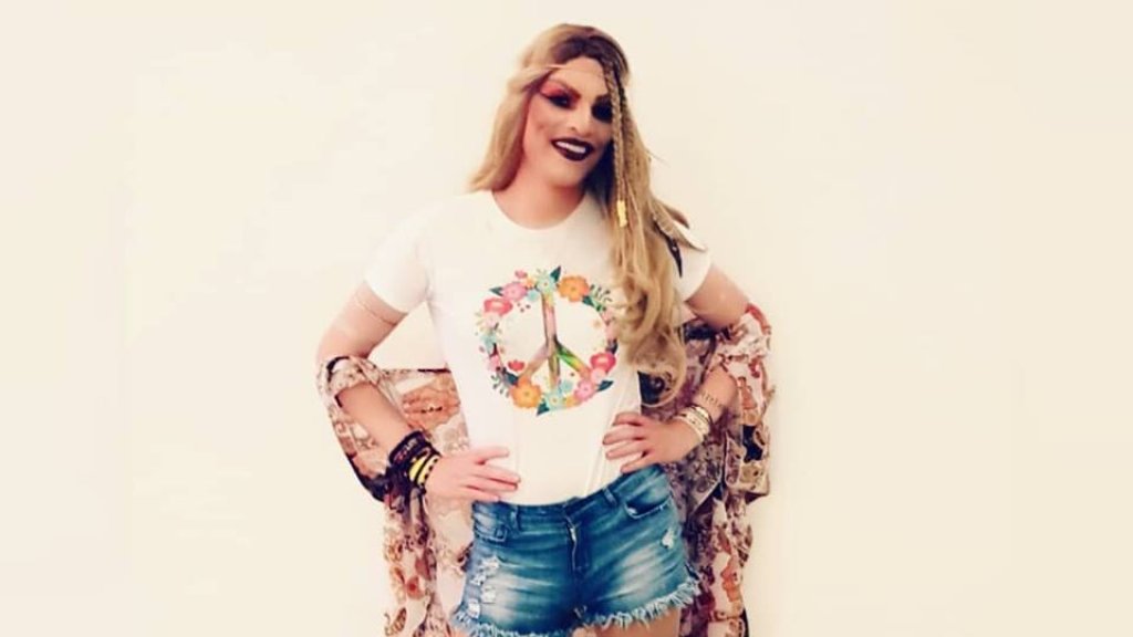 Jolene Merlot // © www.facebook.com/jolenemerlotdragqueen