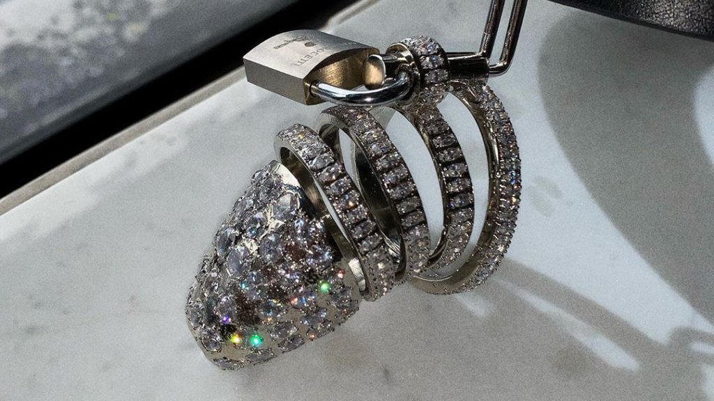 alancrocetti entwirft Keuschheitsgürtel als Schmuck