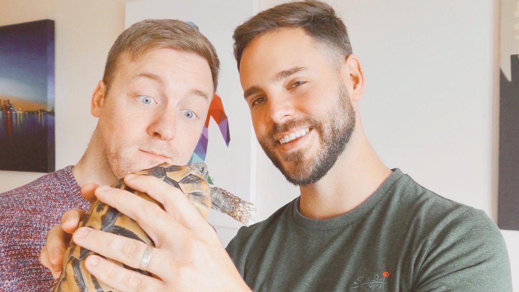 Andy, Jeremy & Bailey // © www.instagram.com/twoguysandatortoise/