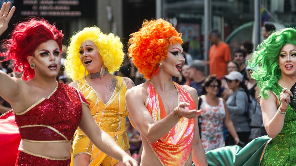 Schweden engagiert Drag Queens für Kinder-Show