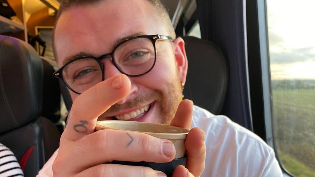 Sam Smith steht auf Shia LeBoeuf // © instagram.com/samsmith