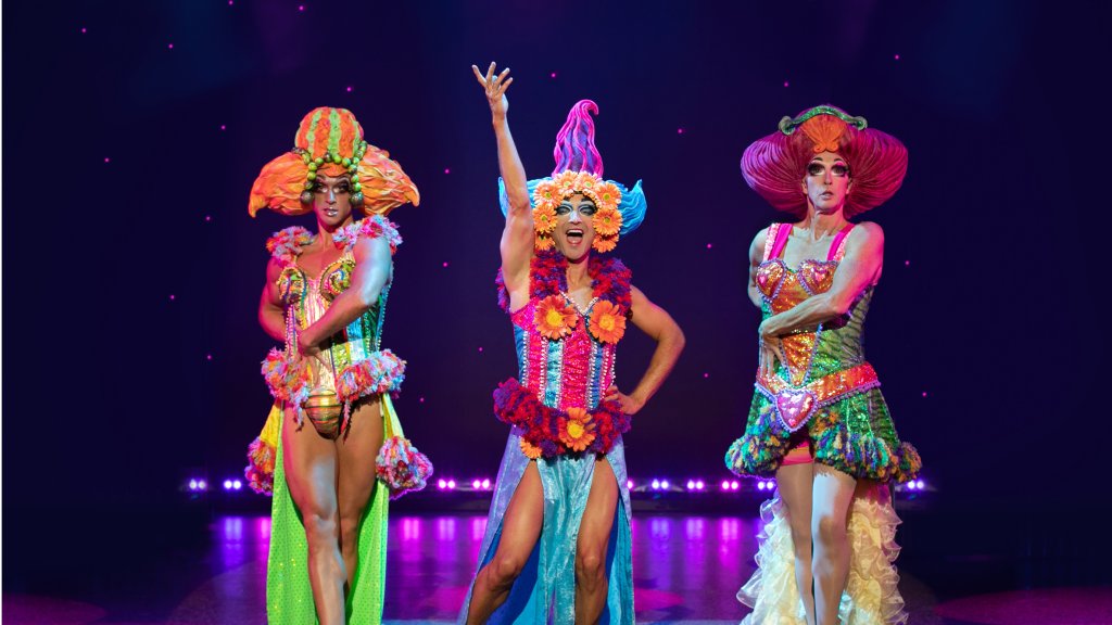 Lange vor "Queen of Drags" - Priscilla // © Darren Bell