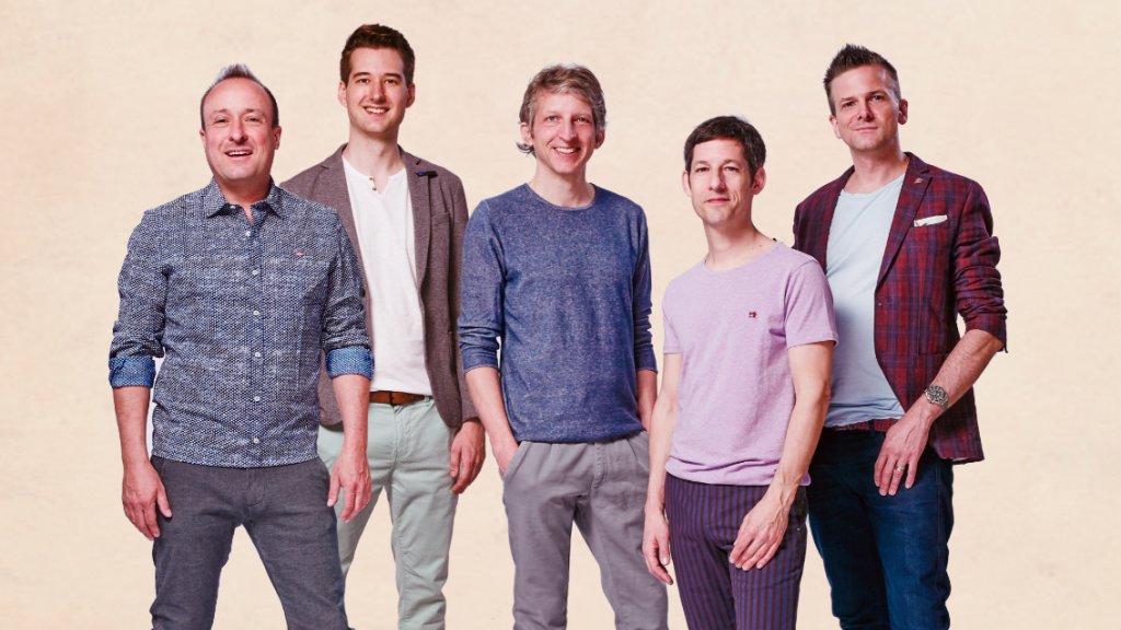 Farbenfrohe Gesangseinlagen