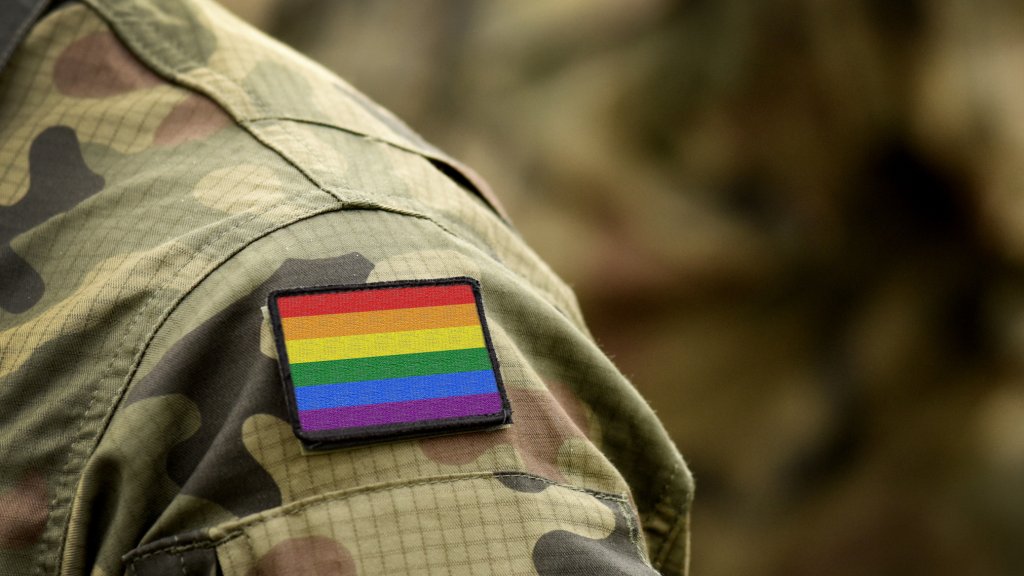Britische Regierung entschuldigt sich für Militär-Bann
