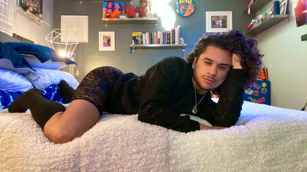 Schwuler Pornodarsteller Armond Rizzo deckt auf // © twitter.com/ArmondRizzoXXX