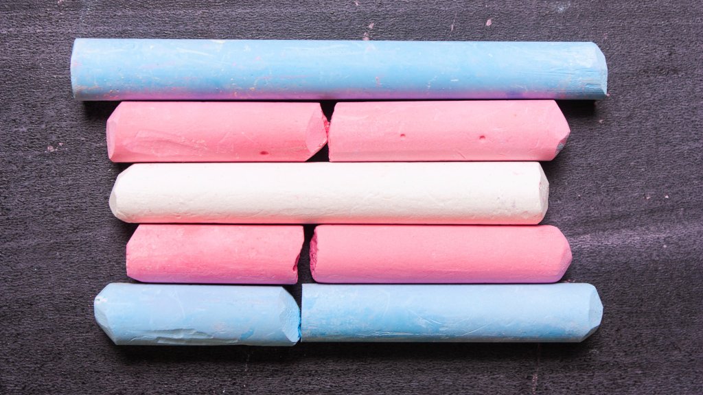 Eltern wollen, dass die Schule Trans-Kinder outet
