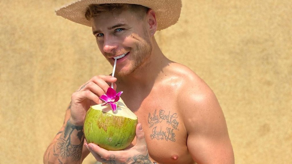 OnlyFans für Gesundheitspersonal // © instagram.com/joshmooreofficial/