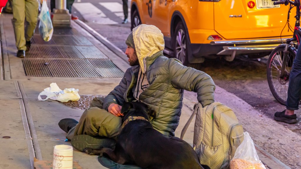 Schwulenpaar hilft New Yorks Obdachlosen