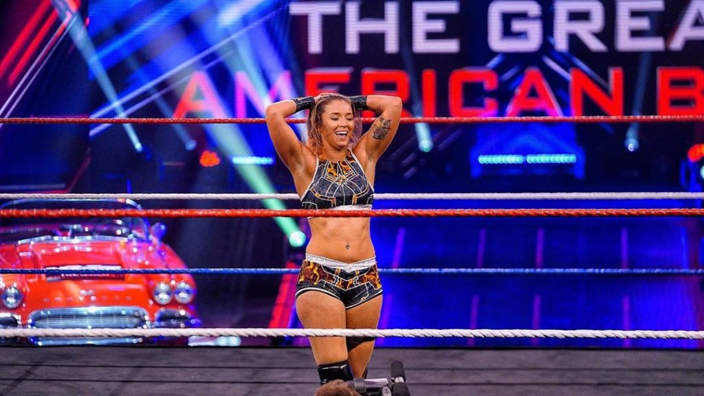 Wrestlerin Tegan Nox stellt ihre Freundin vor