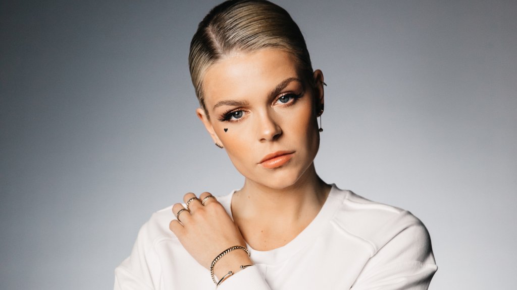 Davina Michelle kündigt Debütalbum an
