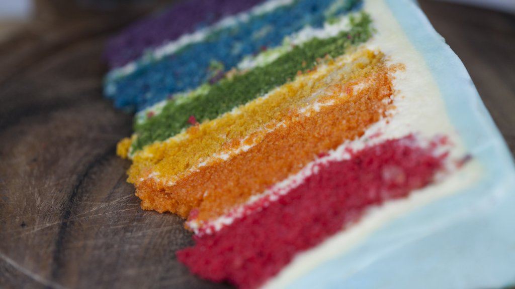 Regenbogen-Kuchen // © Mary Sullivan