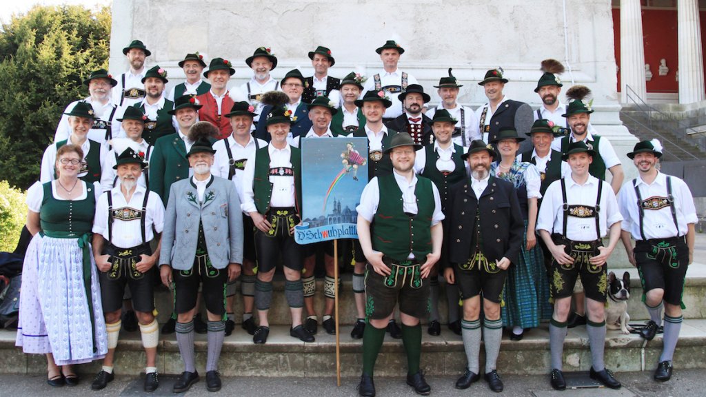 Gruppenbild // © Schwuhplattler München
