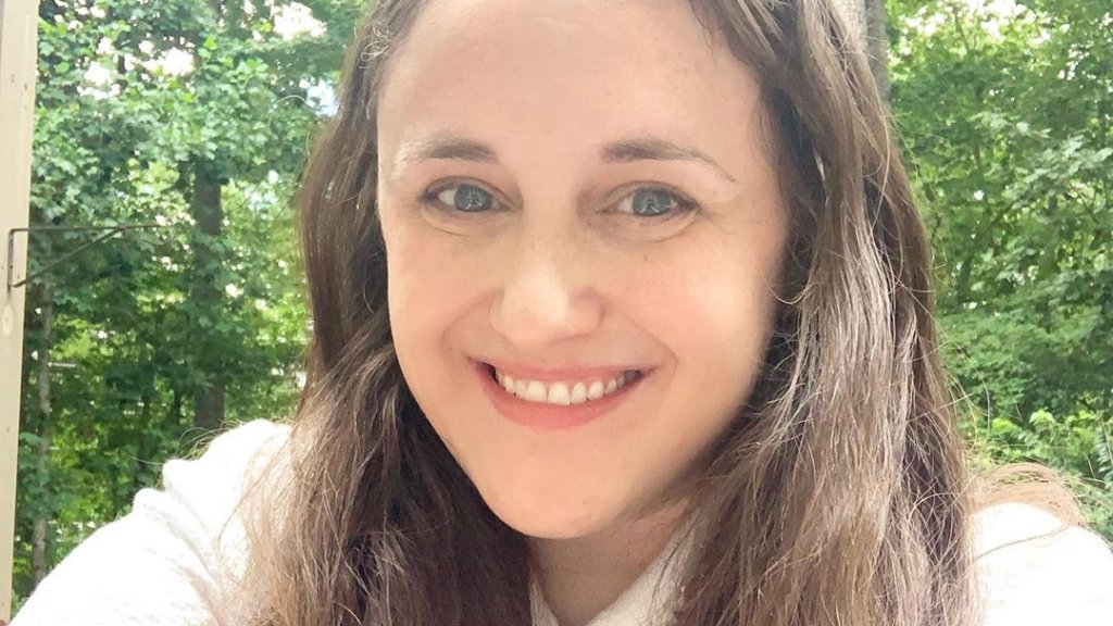 Autorin Becky Albertalli ist bisexuell