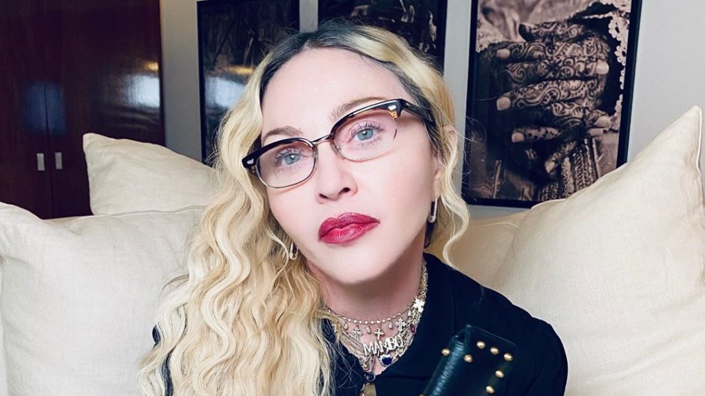 Madonna schreibt an ihrem Biopic mit