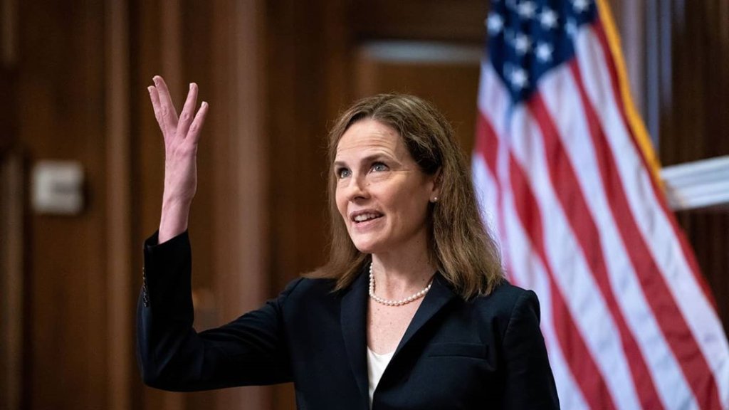 Amy Coney Barrett als oberste Richterin eingeschworen