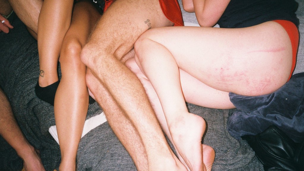 Hanging-out-at-Ludo (2019) // © Spyros Rennt