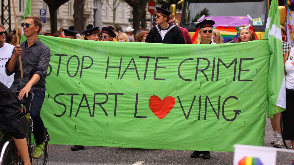 LGBTI* sind öfter von Verbrechen betroffen