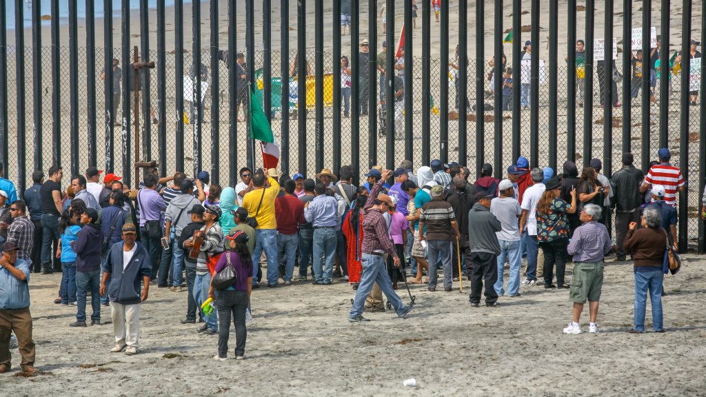 Schwuler hilft Asylsuchenden in Mexiko