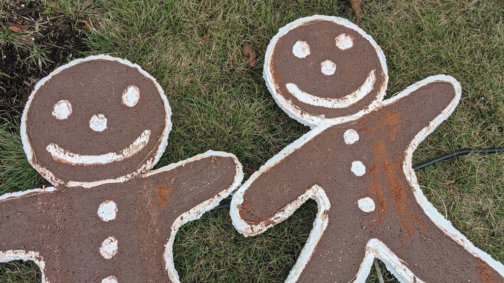 Weihnachtsdeko eines schwulen Paares aus Eureka zerstört