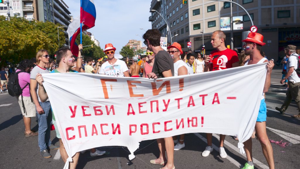 Russische LGBTI*-Demonstrantin wird entschädigt
