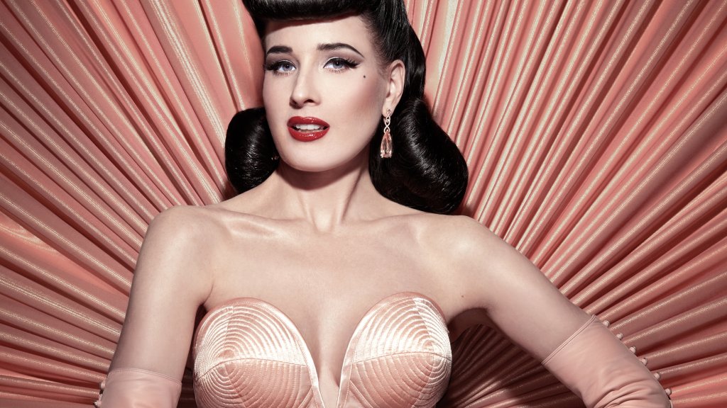 Dita Von Teese ist "Glamonatrix" // © Promo (Archiv)