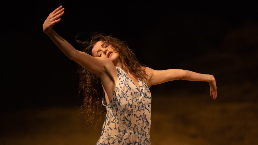 Taylor Drury in "Das Stück mit dem Schiff" // © Oliver Look
