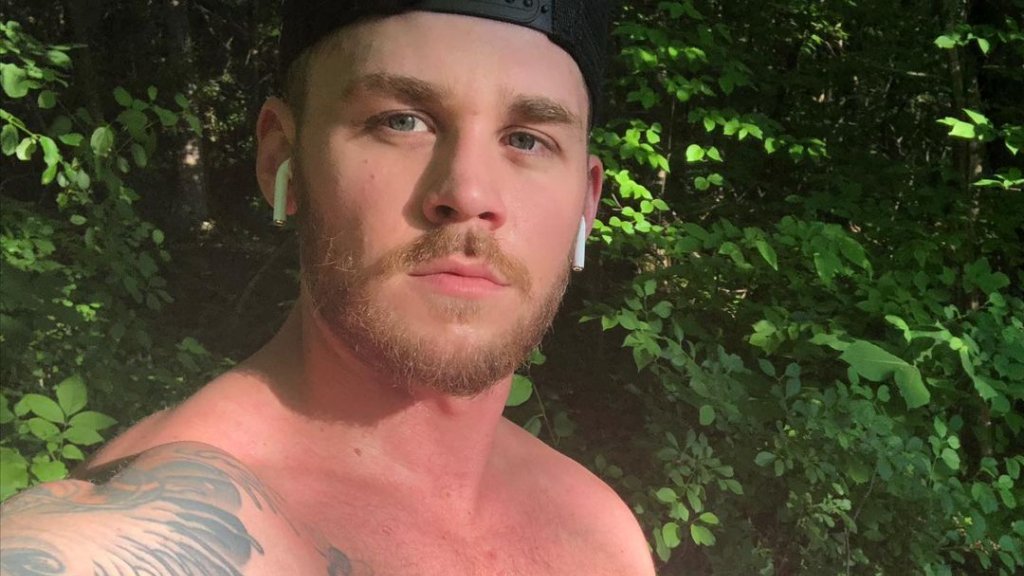 Matthew Camp entkommt aus brennendem Haus