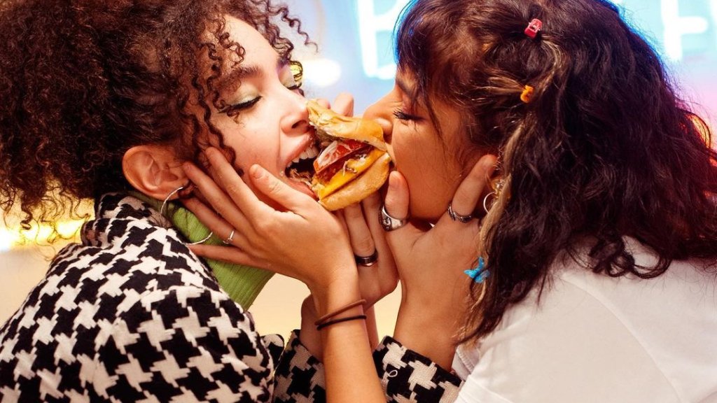Virtuelle Burger-Kette hilft obdachlosen Jugendlichen