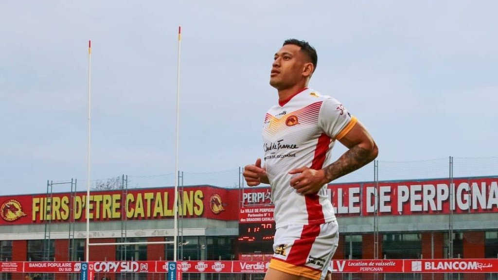 Homophober Rugbyspieler wird mit Schwulenpornos bombardiert