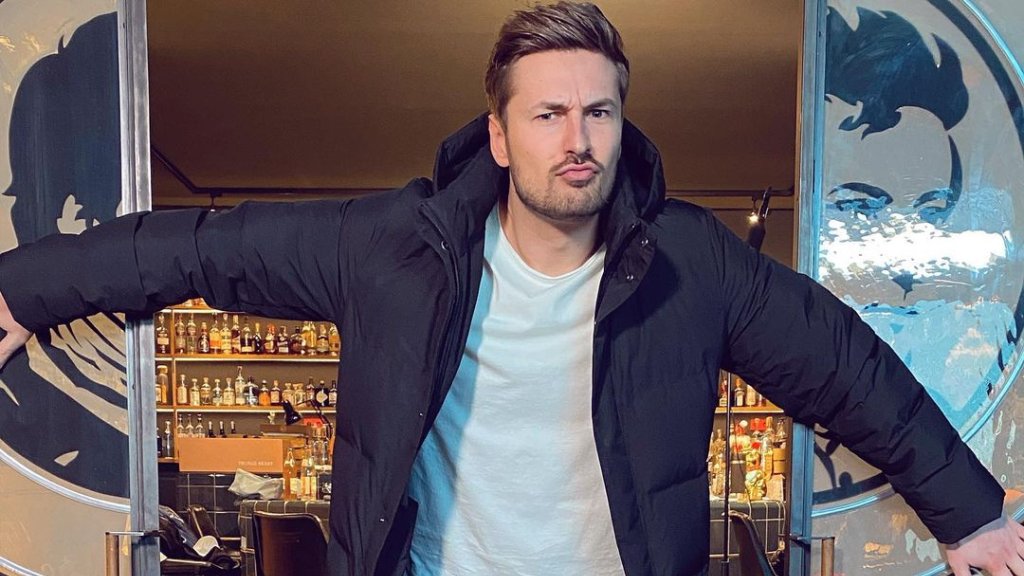 Nicolas Puschman weint auf Instagram
