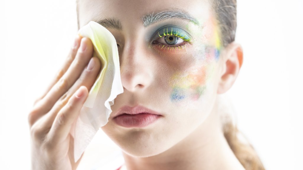 Feuchte Make-Up-Entferner-Tücher // © MEDITERRANEAN