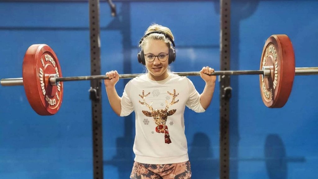 Ariella Kaeslin // © instagram.com_ariellakaeslin