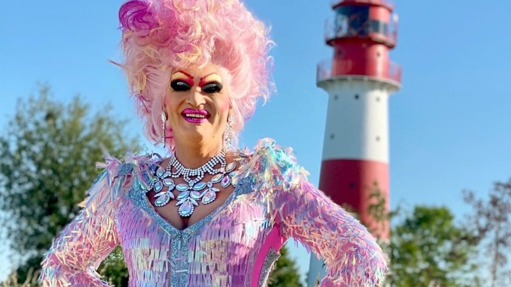 Biografie einer Travestiekünstlerin // © instagram.com/oliviajoneshamburg