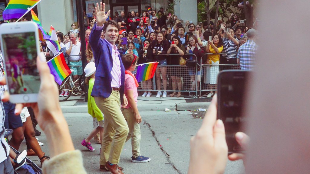 Die besten Reiseziele um Pride zu feiern // © Joy Real/Unsplash