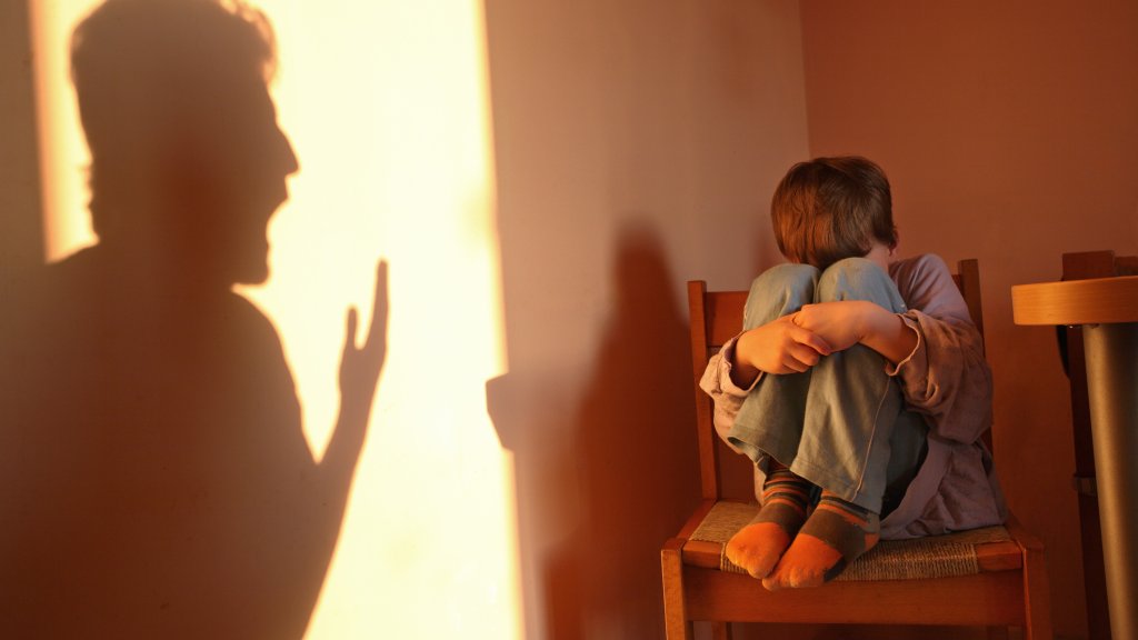 Australischer Vater verprügelt seinen sechsjährigen Sohn