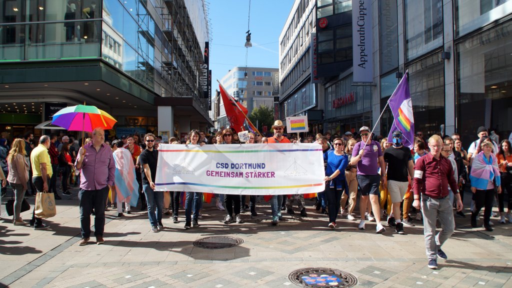 Gemeinsam voran – kunterbunt durch die Stadt // © Roland Schnelle SLADO