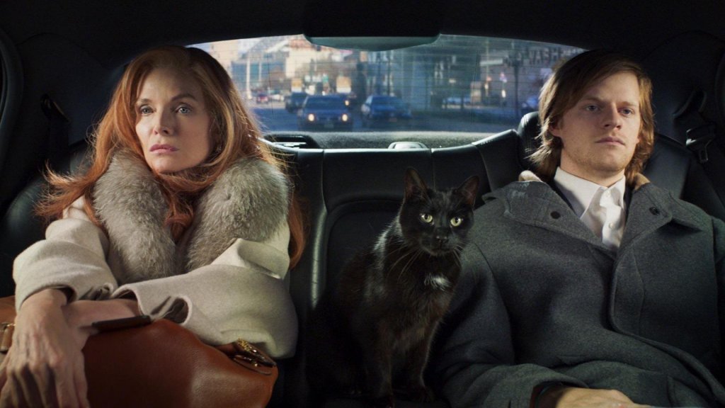 Michelle Pfeiffer & Lucas Hedges in "French Exit" // © Sony Pictures Classics