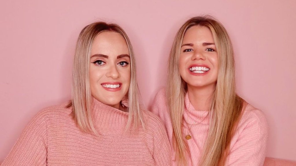 Megan und Whitney Bacon-Evans // © instagram.com_whatwegandidnext